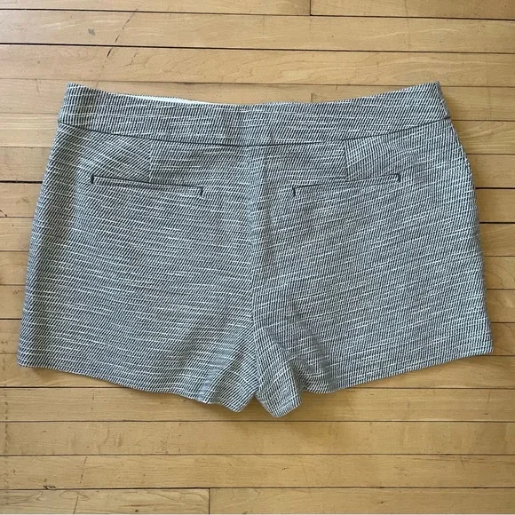 Women’s Loft Gray Textured Cotton Blend Chino Shorts - Picture 2 of 3